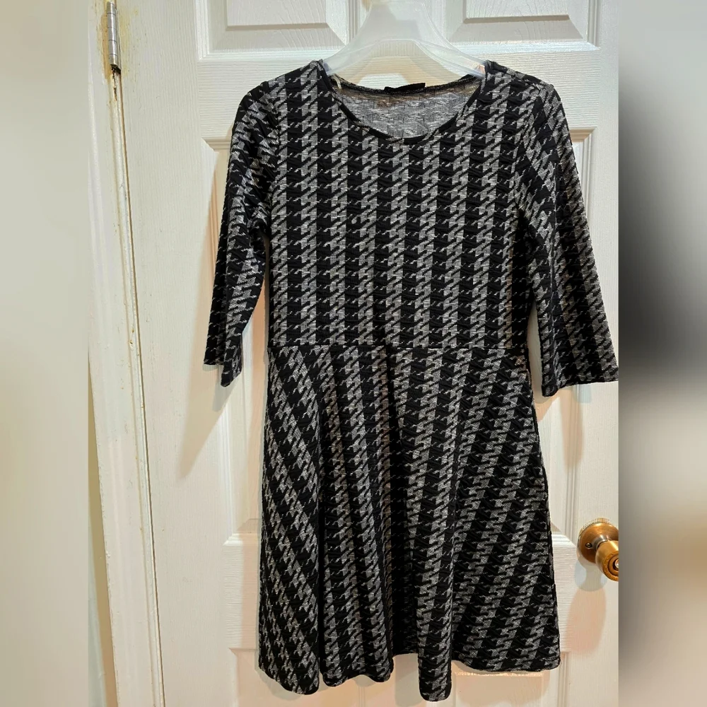 Dress - Picture 1 of 1
